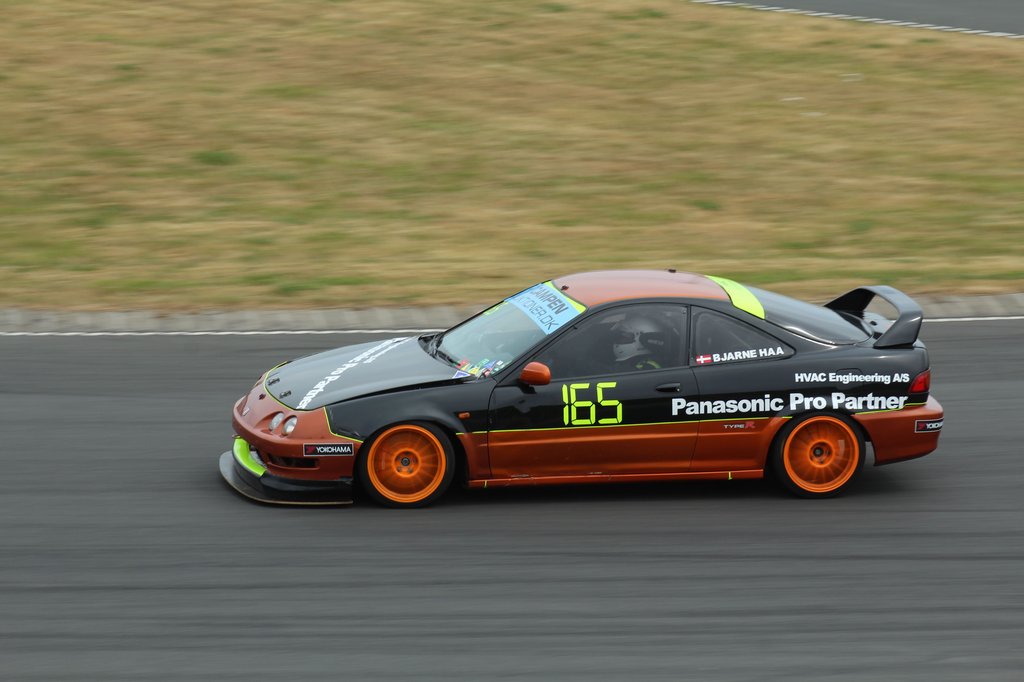Hele pladen fuld – Bjarne Haa Rasmussen kørte i denne weekend i Division 1 i en Honda Integra Type R. Åbningsløbet på Padborg Park blev kørt i Division 3, mens han deltog i CRAA i Division 2. Hvilken Division mon det bliver næste weekend?
(Foto: JJ Media)